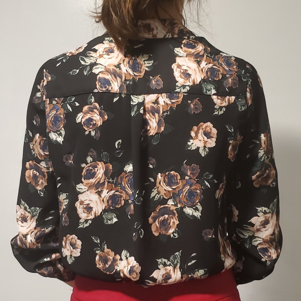 Flower patterned half-button down - Picture 2 of 7